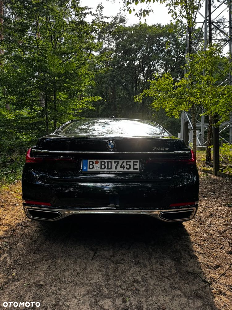 BMW Seria 7 745e - 6