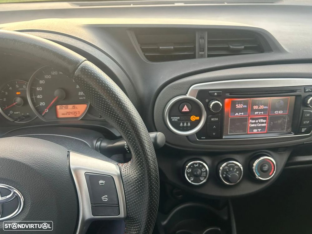 Toyota Yaris 1.4 D-4D SE Sport - 5