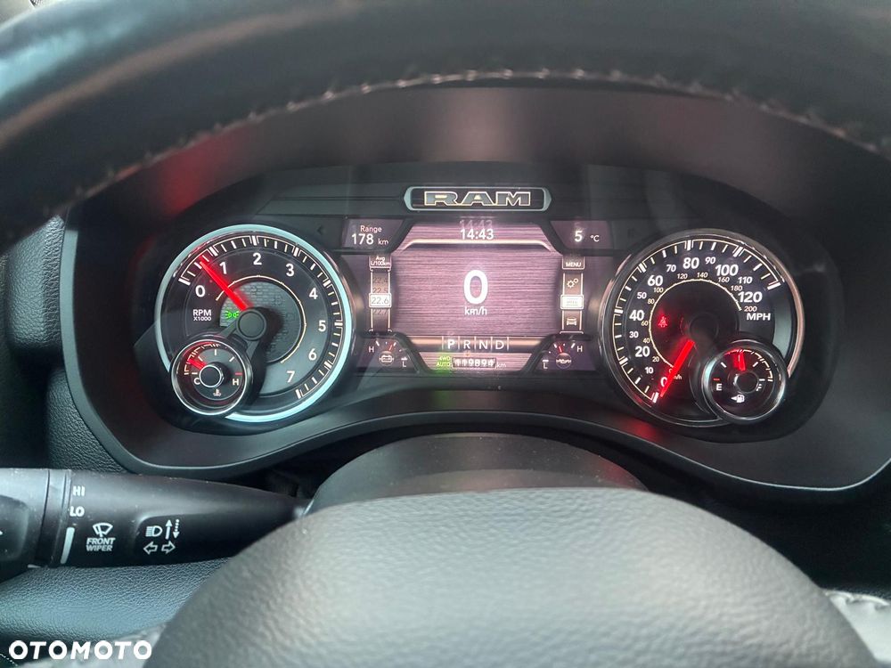 RAM 1500 5.7 Crew Cab Shortbed Bighorn Black - 6