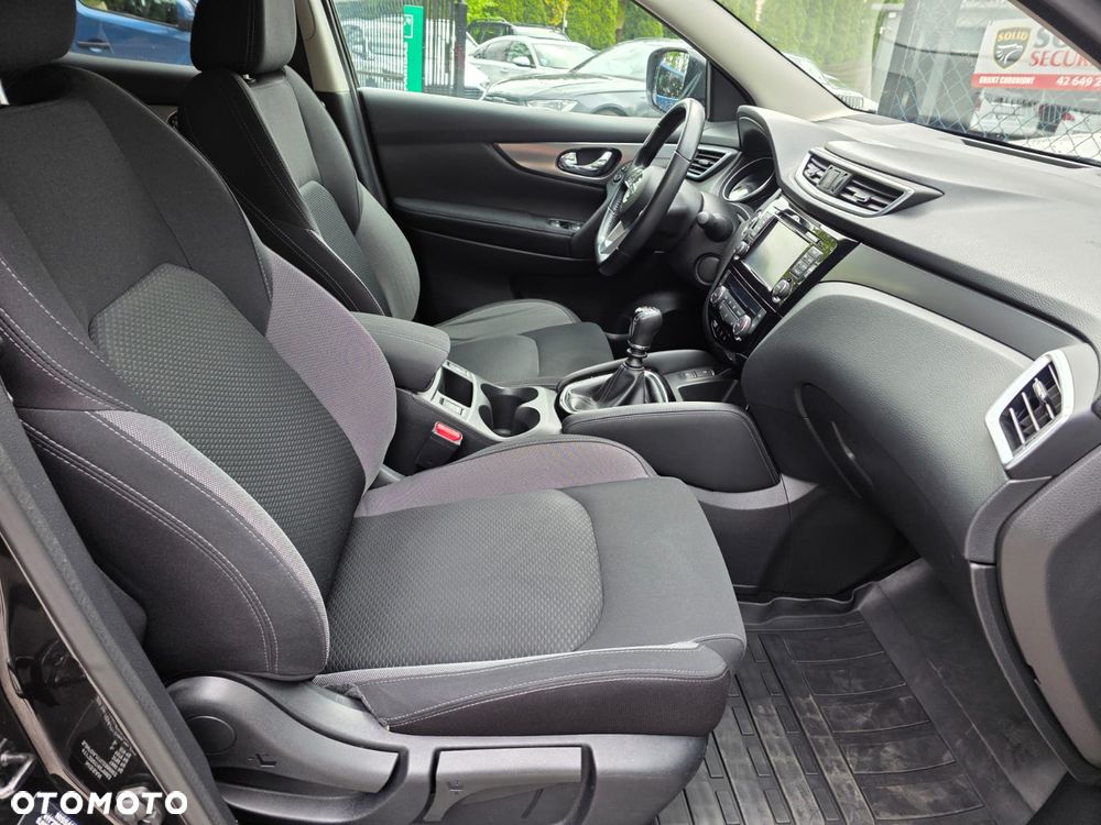 Nissan Qashqai 1.6 DCi N-Connecta - 24