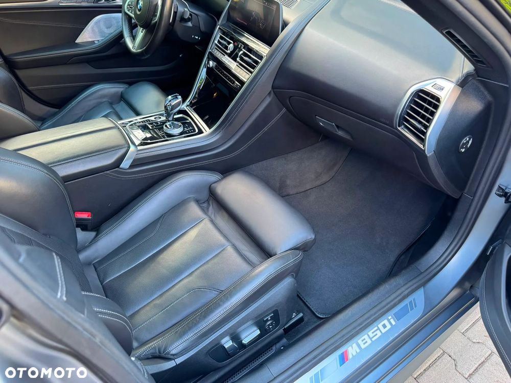 BMW Seria 8 M850i xDrive - 32