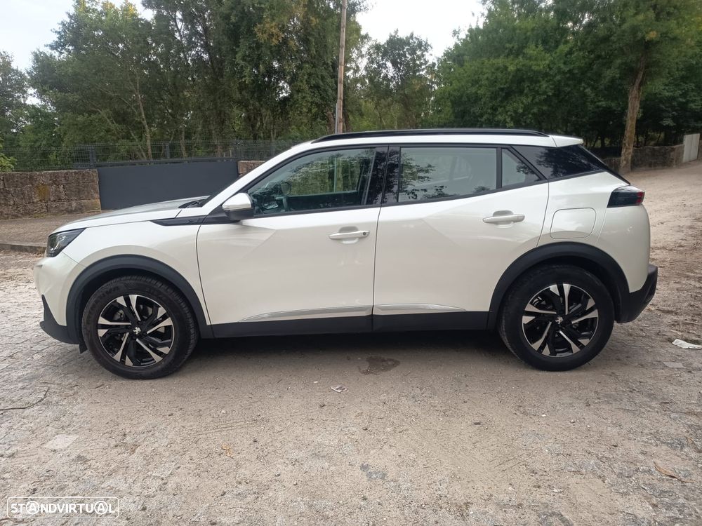 Peugeot e-2008 Allure - 4