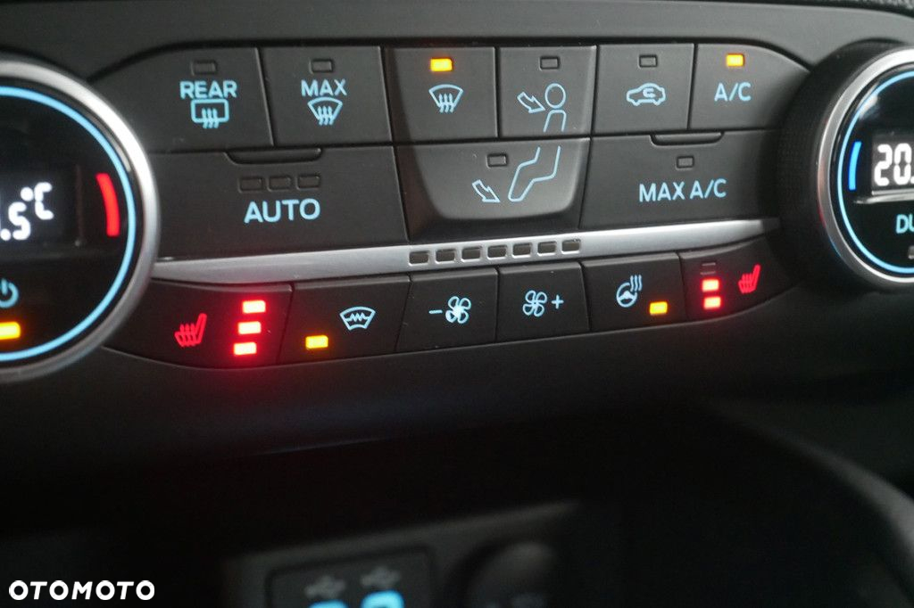 Ford Kuga - 24