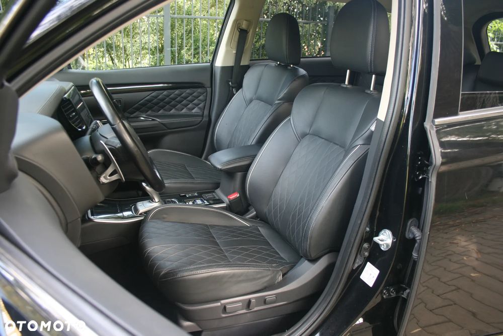 Mitsubishi Outlander Intense + - 37