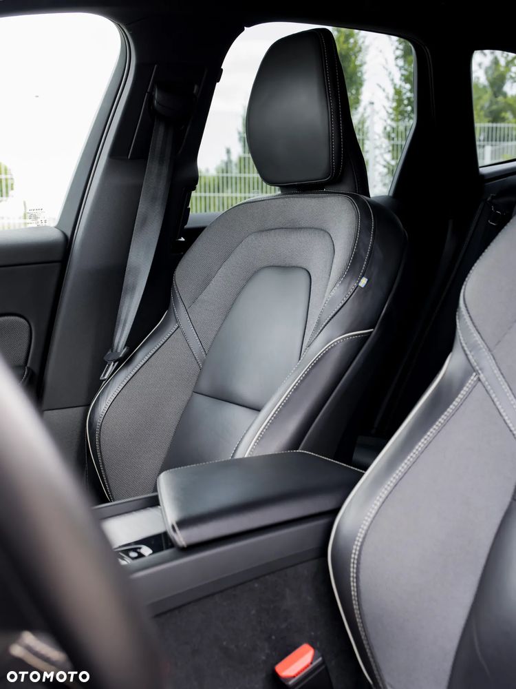 Volvo XC 60 B4 D AWD R-Design - 20