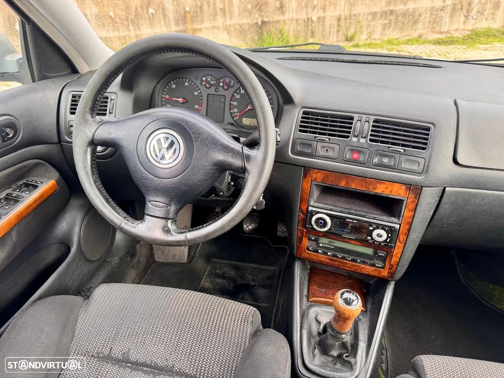 VW Bora 1.9 TDi Confortline - 9