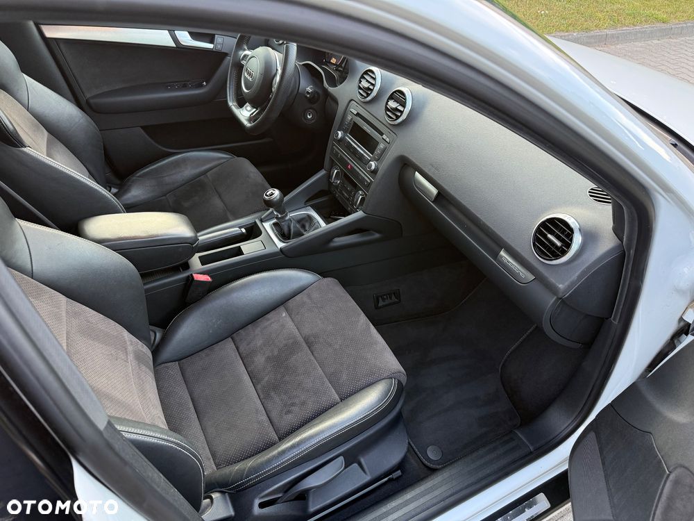 Audi A3 Sportback 2.0 TDI DPF quattro S line Sportpaket (plus) - 12