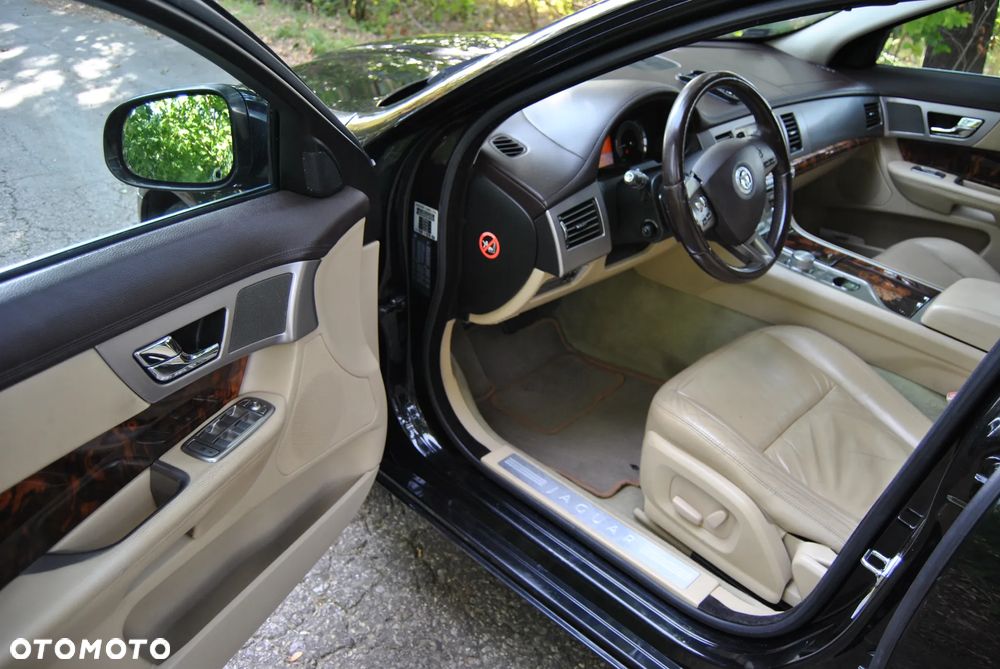 Jaguar XF 3.0 V6 Diesel Edition - 7