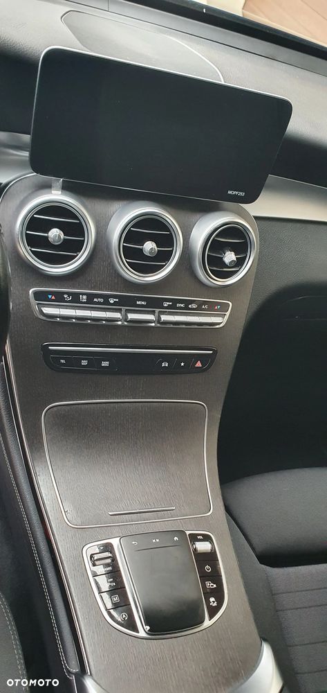 Mercedes-Benz GLC - 16