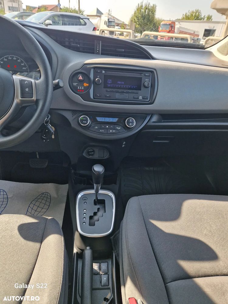 Toyota Yaris 1.5 VVT-i HSD Terra - 13