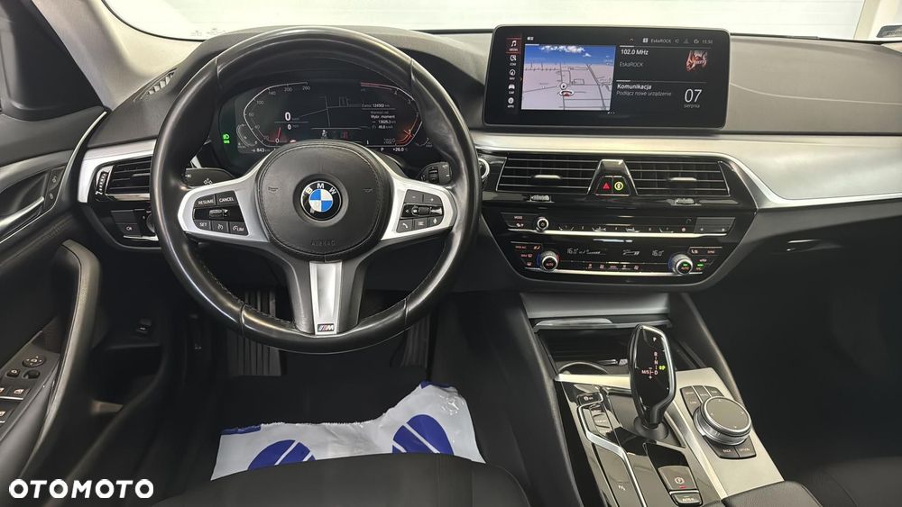 BMW Seria 5 520d mHEV - 14