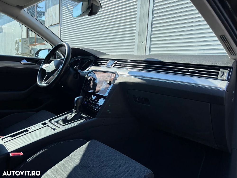 Volkswagen Passat 2.0 TDI SCR DSG Business - 32