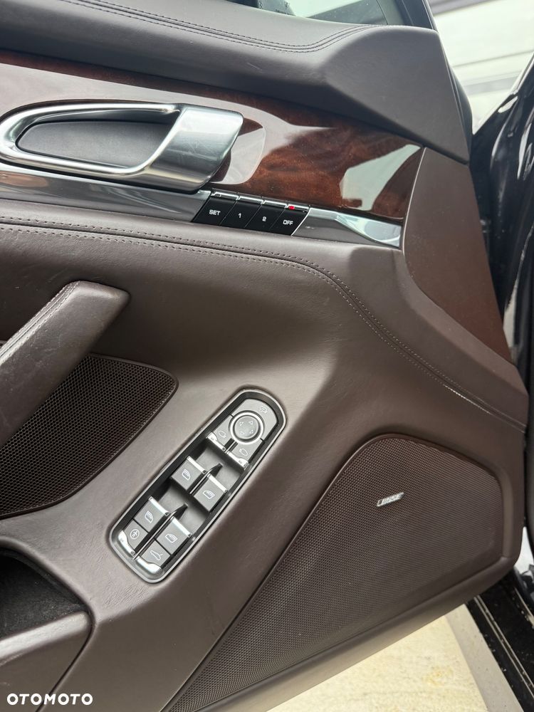 Porsche Panamera 4S PDK - 24