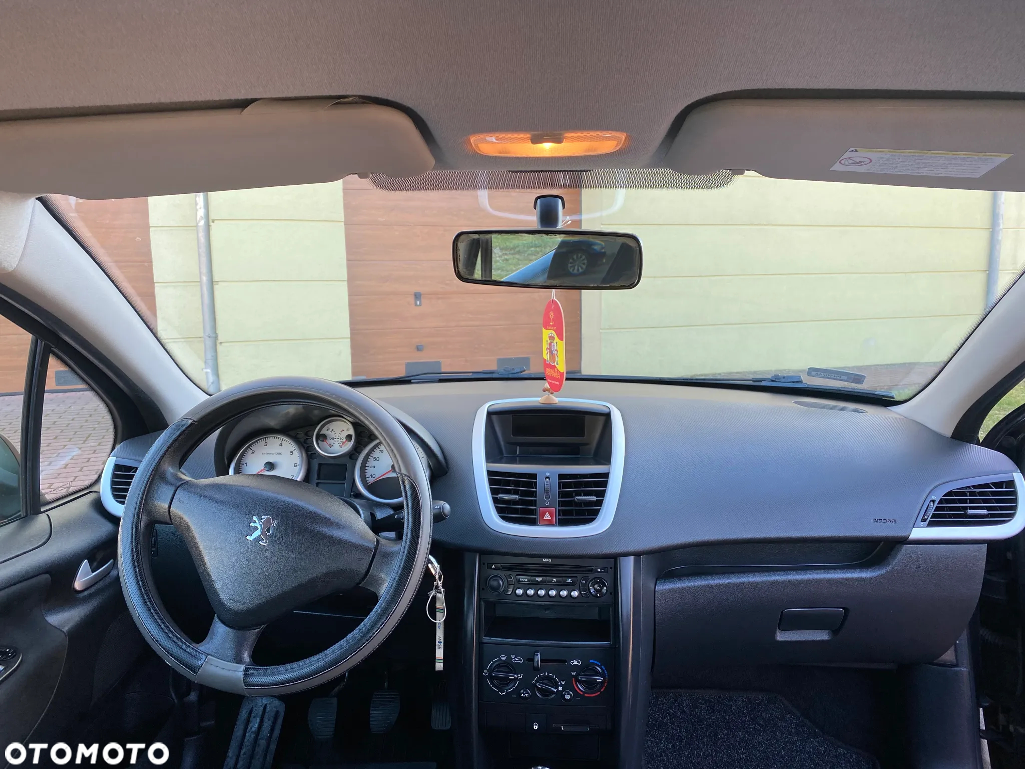 Peugeot 207 1.4 16V Trendy - 16
