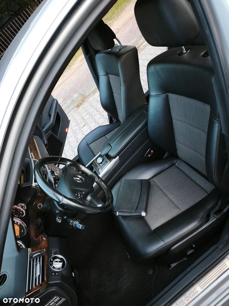Mercedes-Benz Klasa E 300 CDI DPF BlueEFFICIENCY 7G-TRONIC Avantgarde - 13