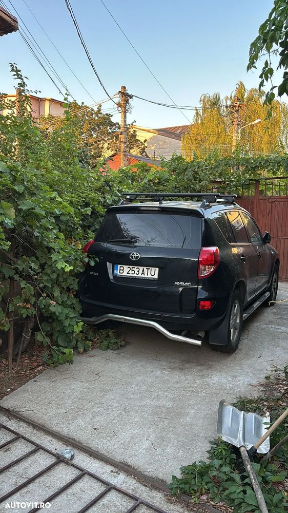 Toyota RAV4 - 8