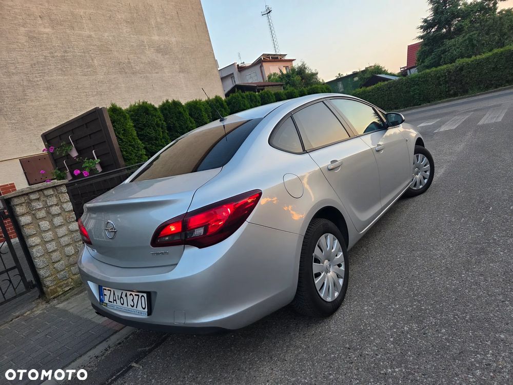Opel Astra - 10
