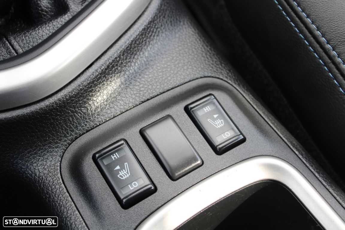 Nissan Navara 2.3 dCi CD 4WD N-Connecta Nav - 35