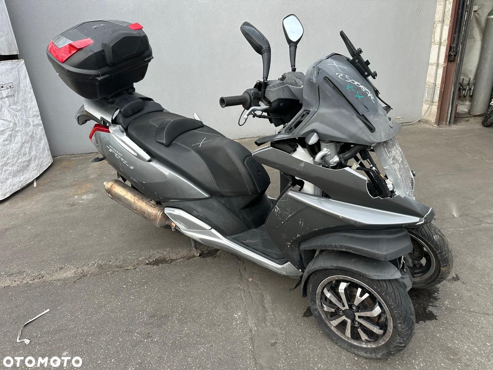 Peugeot Metropolis - 1