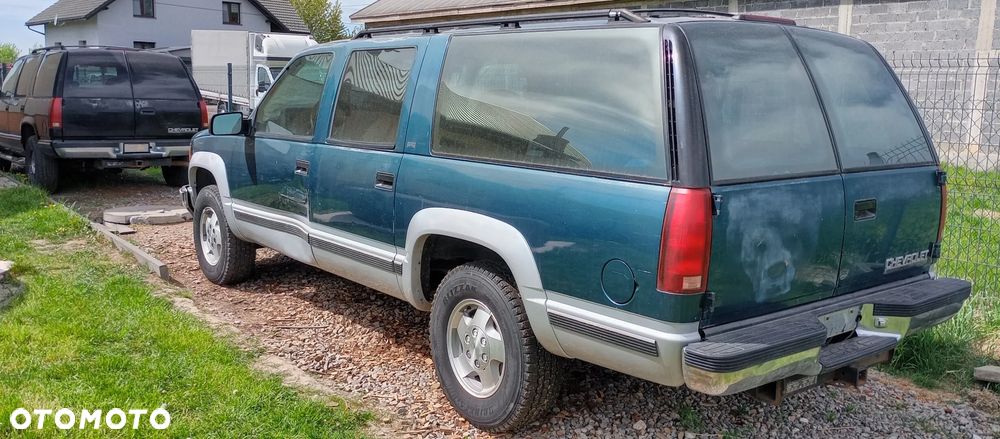 Chevrolet Suburban - 5