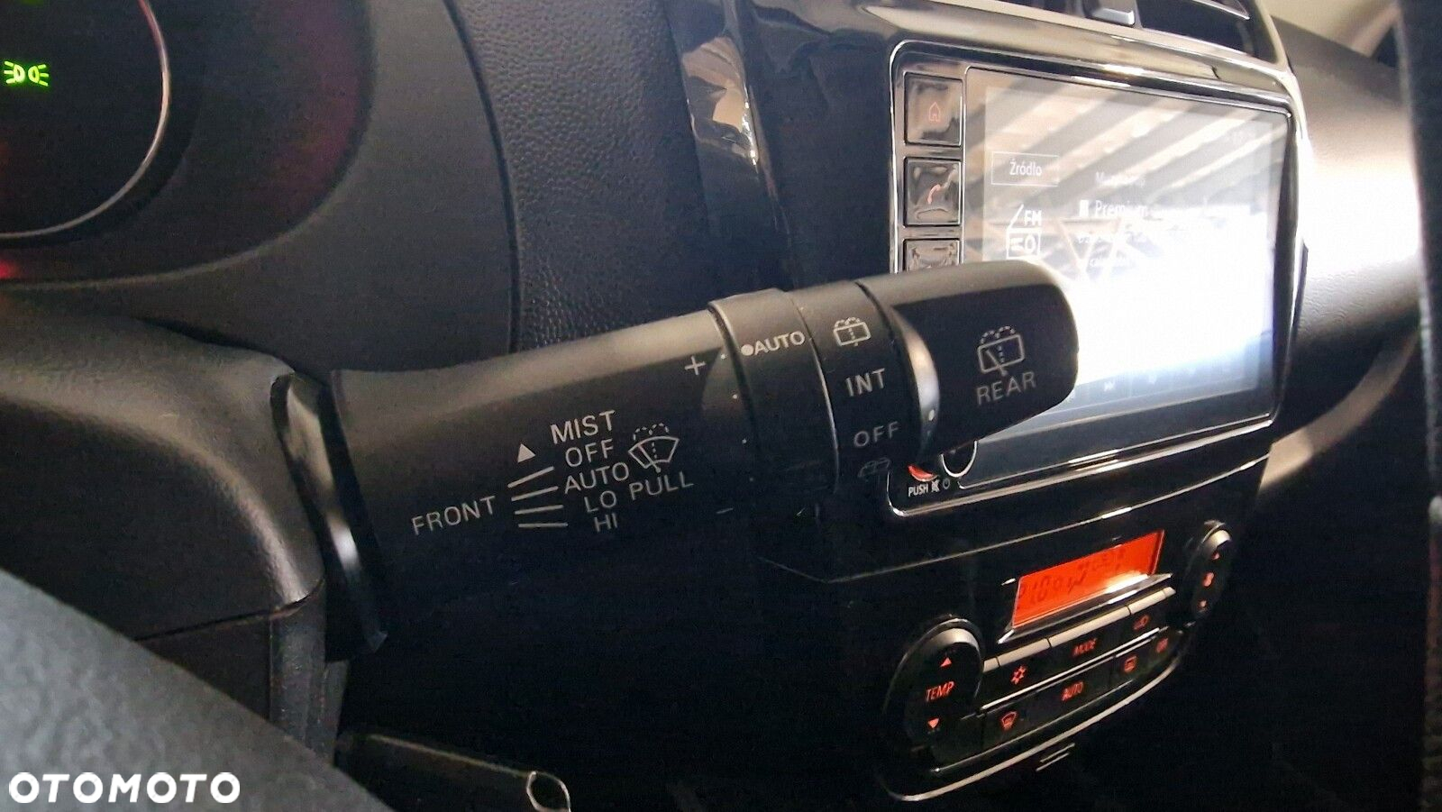 Mitsubishi Space Star 1.2 AS&G Instyle CVT - 21