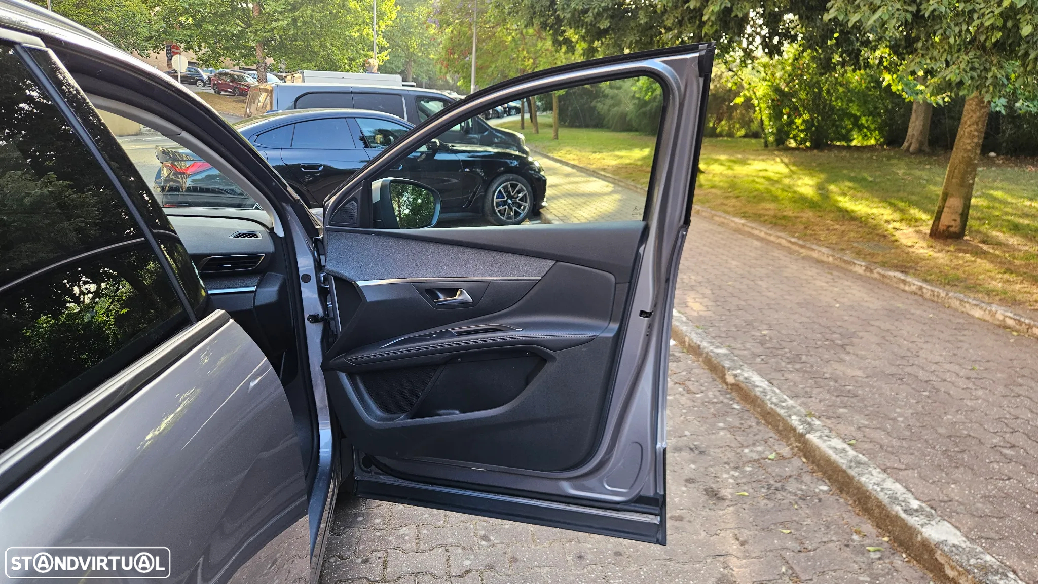 Peugeot 5008 1.5 BlueHDi Allure Pack EAT8 - 32