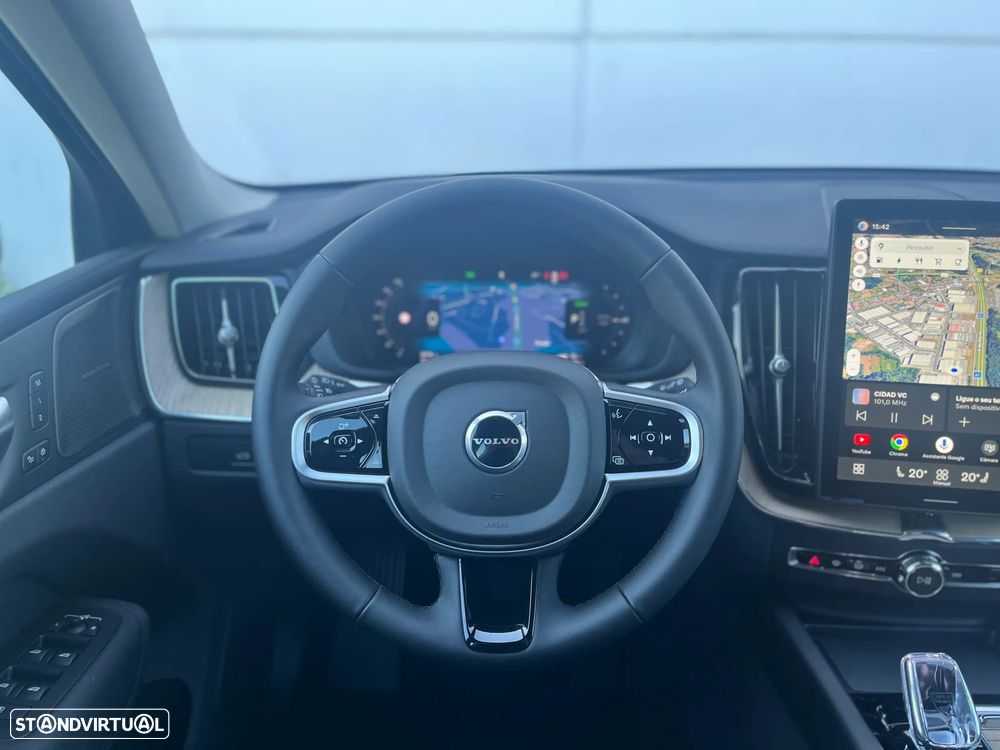 Volvo XC 60 2.0 T6 PHEV Plus Dark AWD - 26