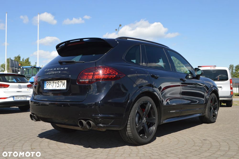 Porsche Cayenne GTS - 8