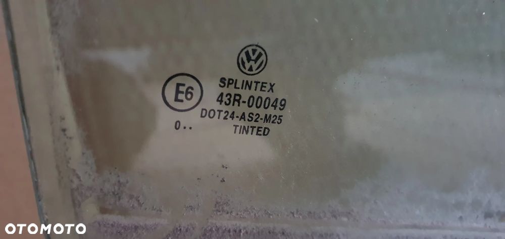 Szyba prawy tył tylna prawa VW Golf V AS2 00r - 4