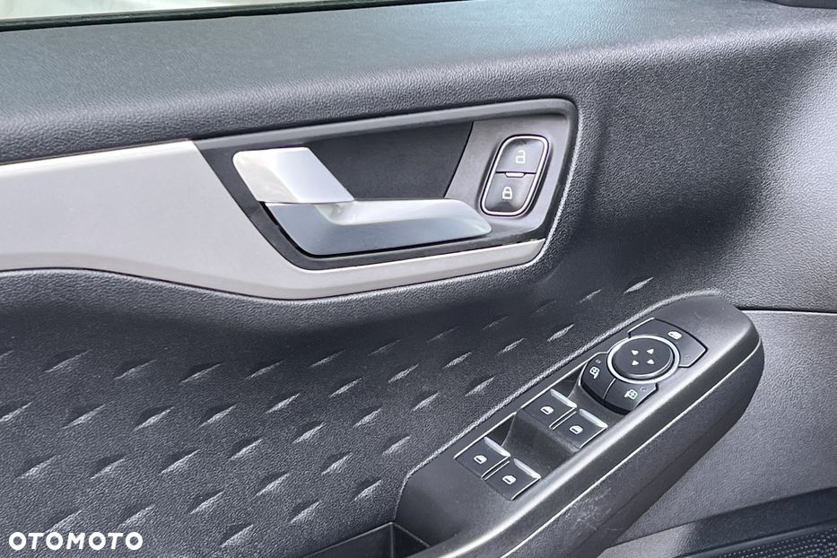 Ford Kuga 2.5 FHEV AWD Titanium - 10
