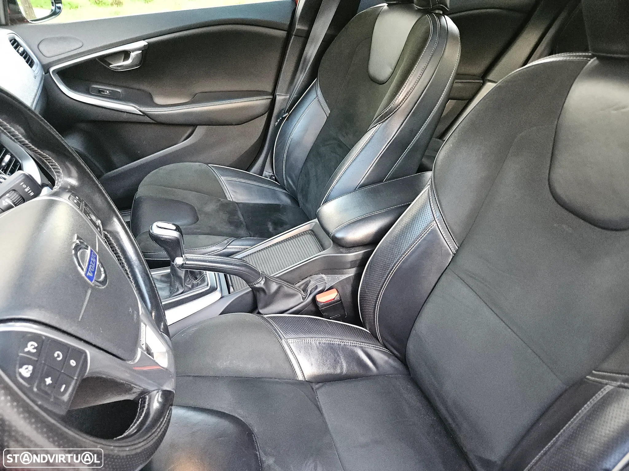 Volvo V40 2.0 D4 R-Design - 13