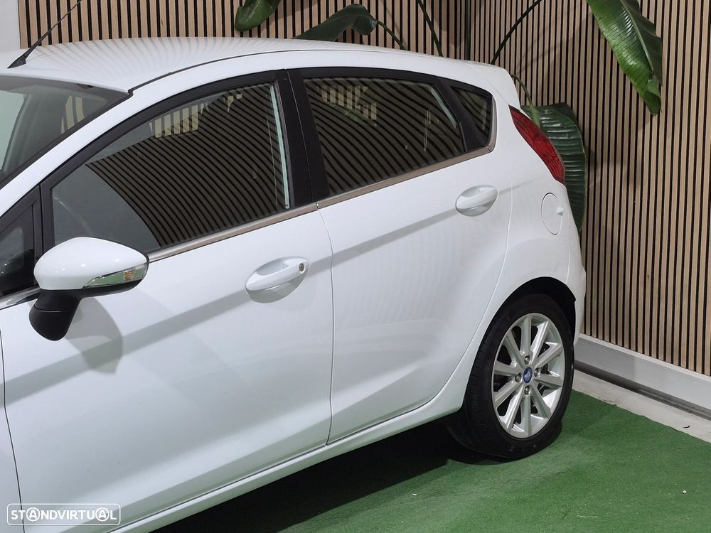 Ford Fiesta 1.0 T EcoBoost Titanium PowerShift - 4