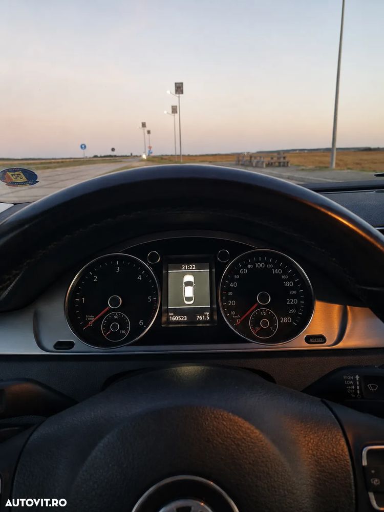 Volkswagen Passat 2.0 TDI BlueMotion Technology DSG Highline - 8