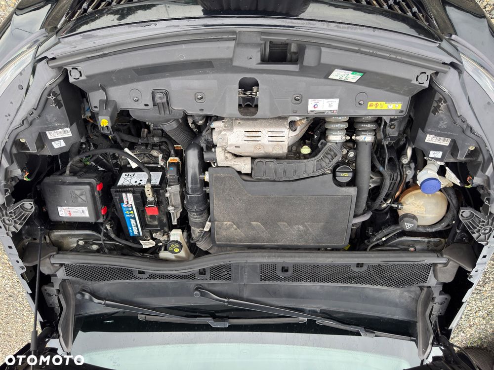 Peugeot 2008 PureTech 130 EAT8 GT - 37