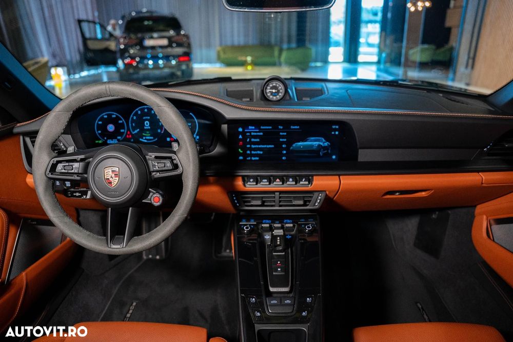 Porsche 911 Targa 4 GTS PDK - 20
