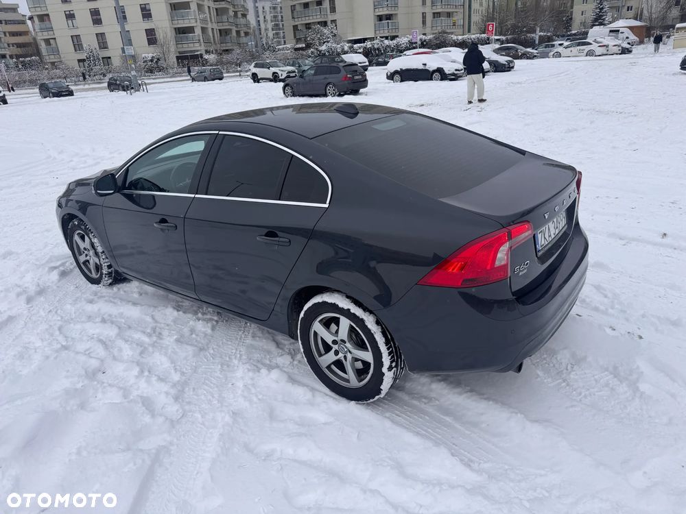Volvo S60 D2 Momentum - 11