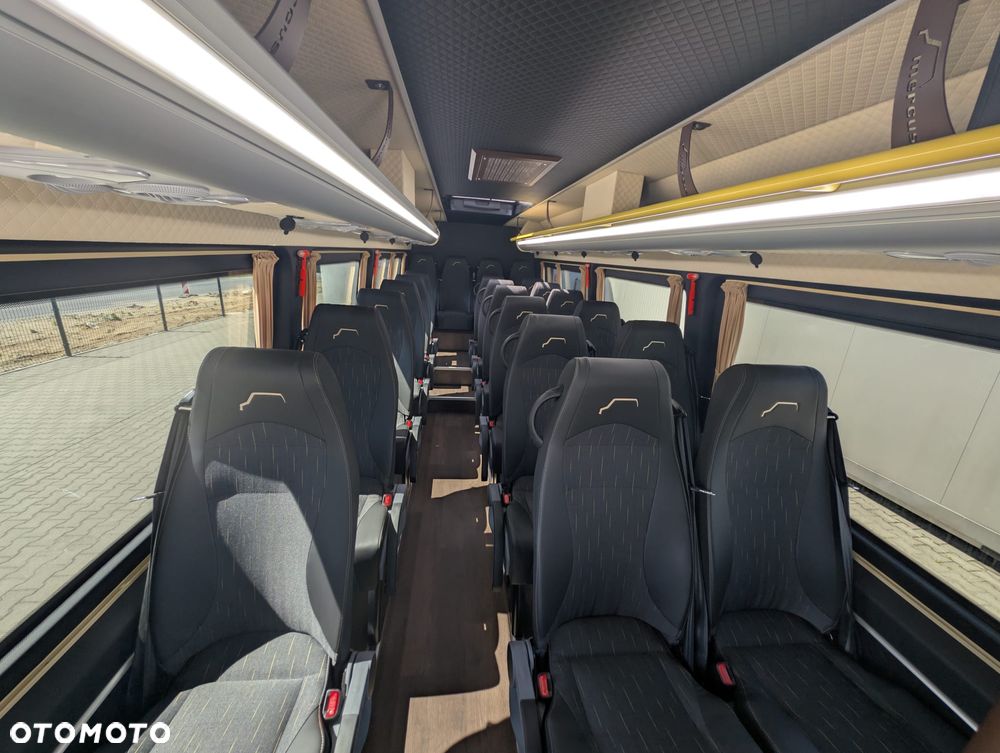 Mercedes-Benz Sprinter 519 - 26