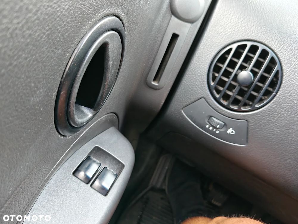 Mazda 2 1.25 Core - 11