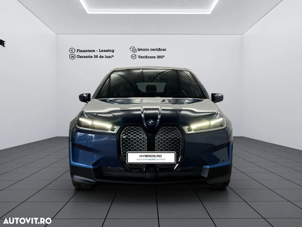 BMW iX xDrive40 - 8