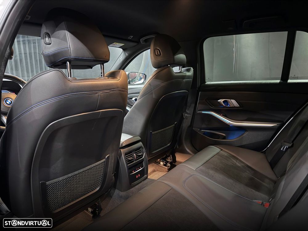 BMW 330 e Pack M Auto - 32