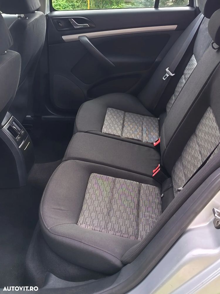 Skoda Octavia 1.6 TDI DPF Ambition - 10