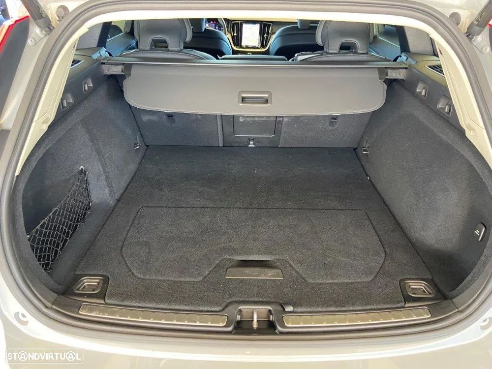 Volvo V60 2.0 T6 AWD TE Plus Dark - 14