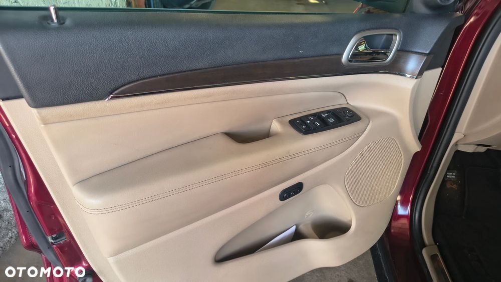 Jeep Grand Cherokee - 20