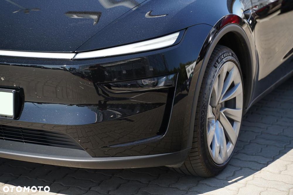 Tesla Y 83.1kWh Long Range AWD - 19