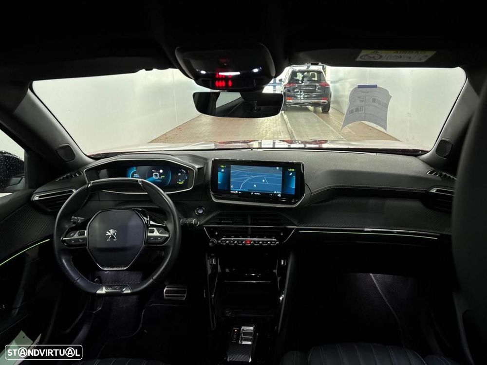 Peugeot e-2008 GT Pack - 4