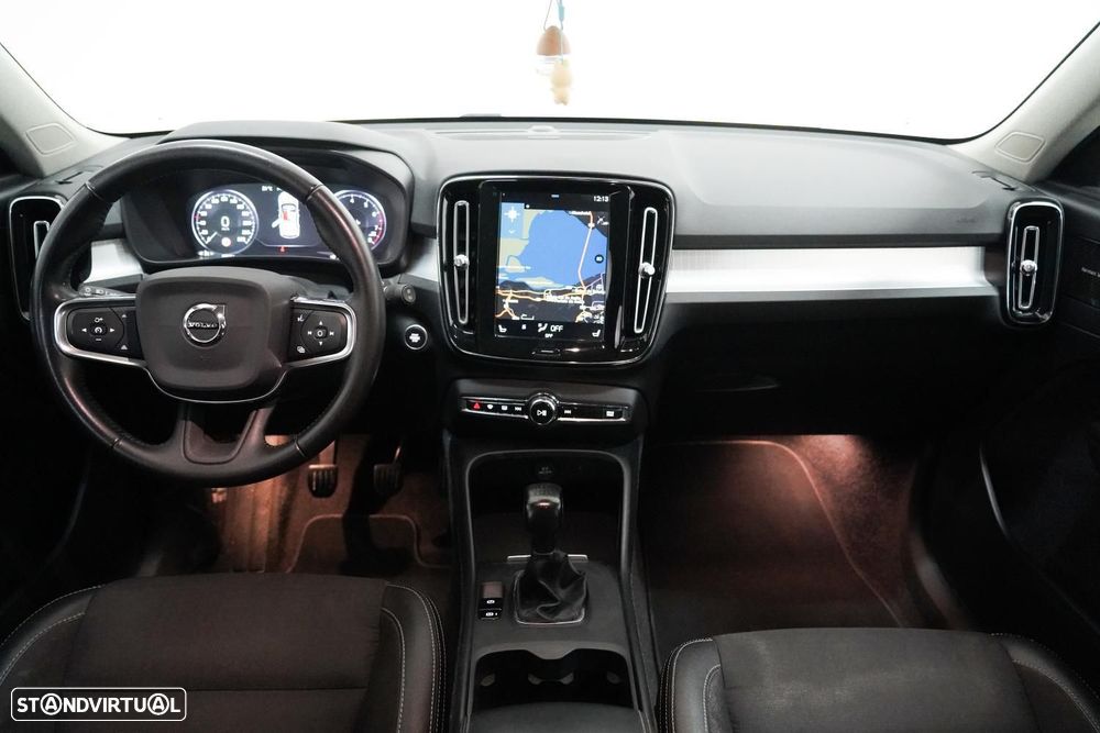 Volvo XC 40 1.5 T3 Momentum Tech Edition — photo 5