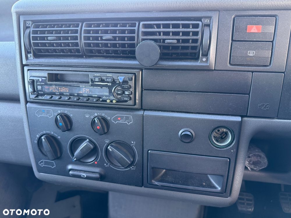 Volkswagen Caravelle Basis / CL - 19