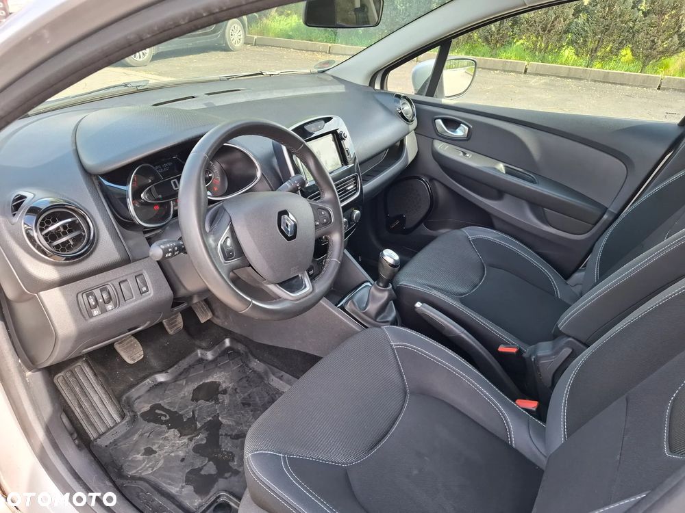 Renault Clio - 11