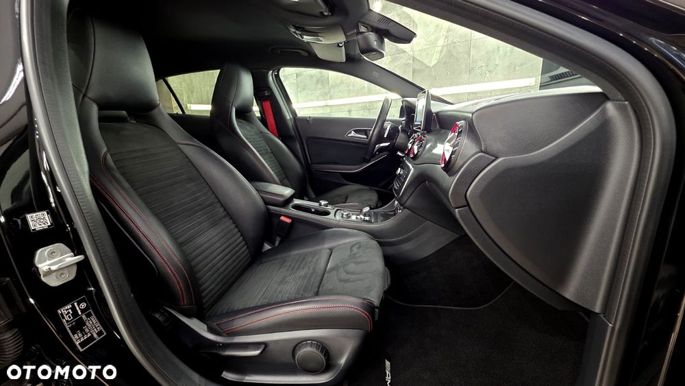 Mercedes-Benz GLA AMG 45 4-Matic - 23