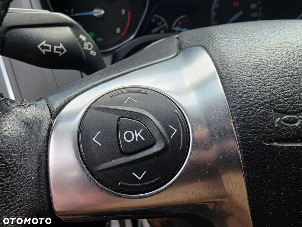 Ford Focus 1.6 TDCi DPF SYNC Edition - 13